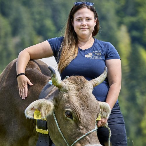 Grosstierarzt_Toggenburg_Heidi_Feldmann088 – Sari Eichenberger Grosstierarzt_Toggenburg_Heidi_Feldmann088 - Sari Eichenberger